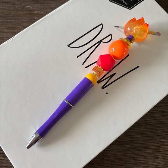 Disney Doorables: Elemental: Ember Lumen handmade beaded pen - Picture 3 of 3